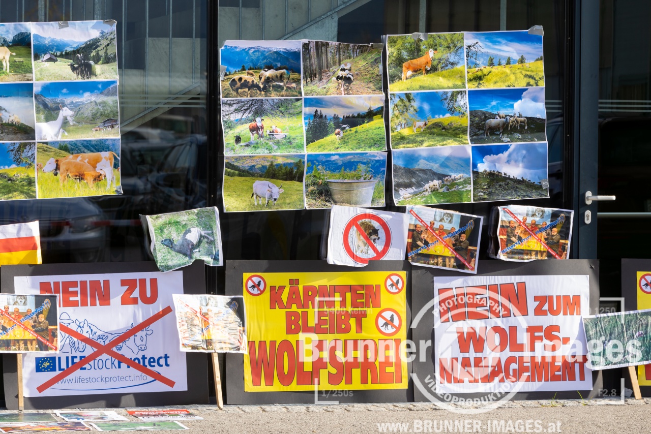 29.10.2022 - Veranstaltung "Protest gegen die Wolfspolitik" - Lienz